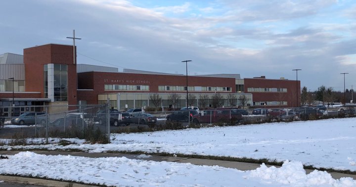 Kitchener high school closed due to ‘threat of violence’