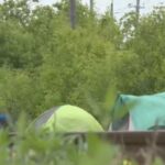 Tents return along CP rail line in Peterborough, Ont. after initial removal – Peterborough